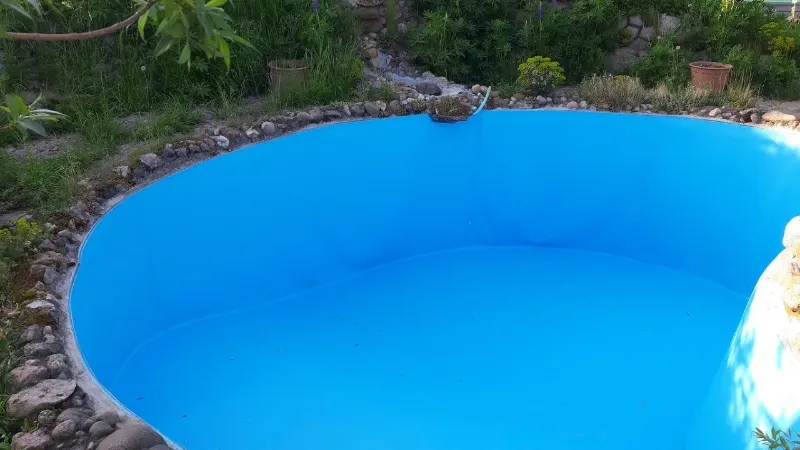 Круглый бассейн