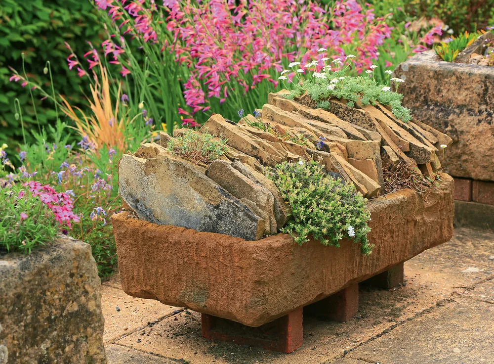 Чешская скалка в каменном контейнере